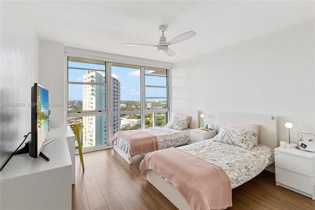 Building Photo - 2451 Brickell Ave