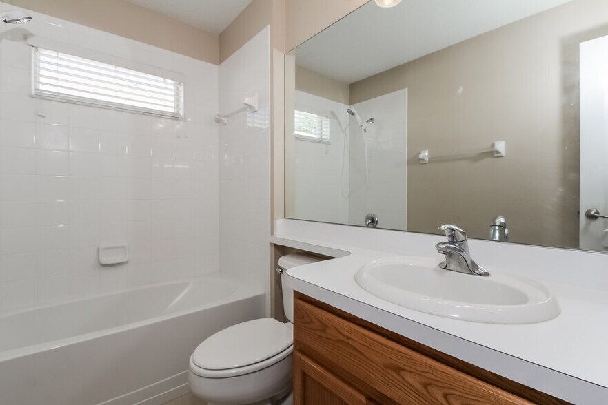 Building Photo - 1609 Carson White Ln