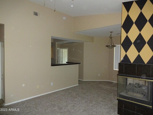 Building Photo - 2929 W Yorkshire Dr