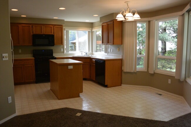 Building Photo - 9404 NE 26th Ct