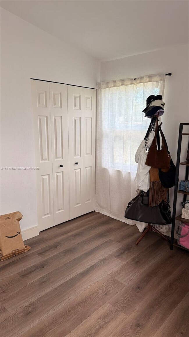 Building Photo - 1108 SW 22nd Terrace