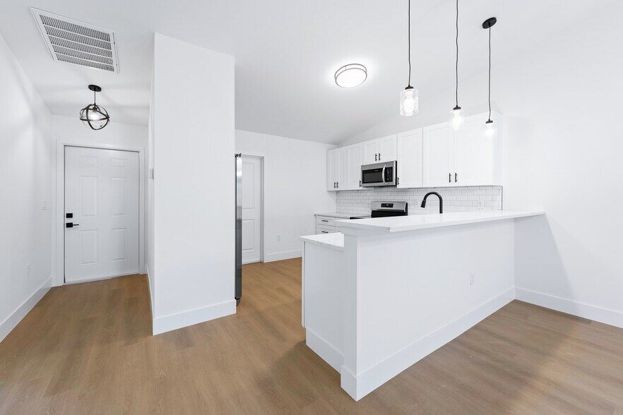 Building Photo - 12136 Tetzel Ave