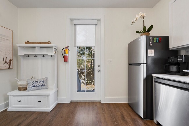 Building Photo - 2207 Government St