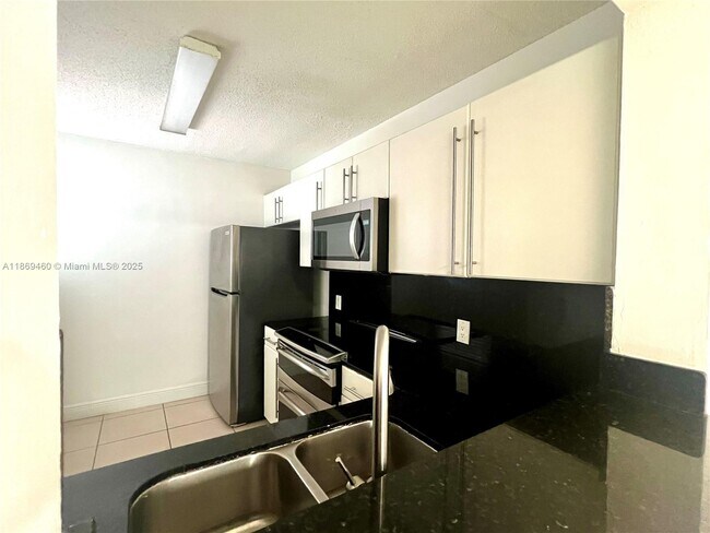 Building Photo - 4704 NW 114th Ave