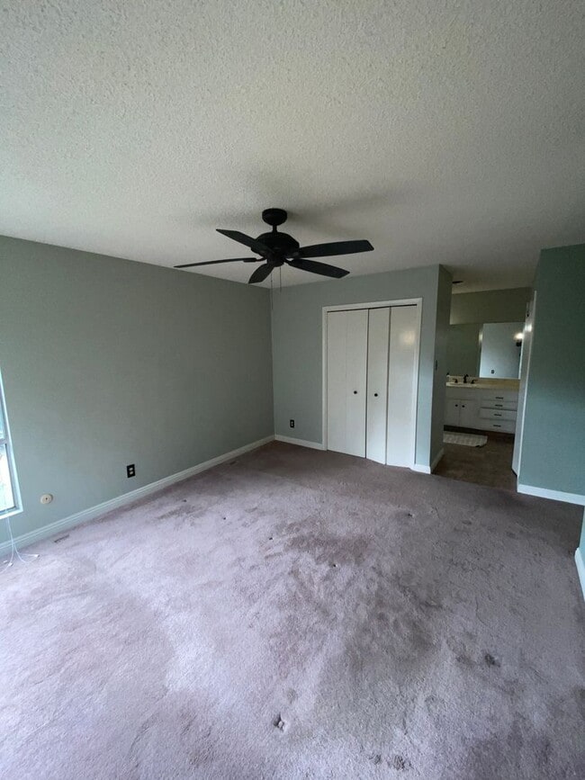 Building Photo - 55 and OLDER KERN CITY 2 BED UPDATED HOME