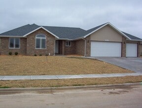 Building Photo - 4513 Somerset
