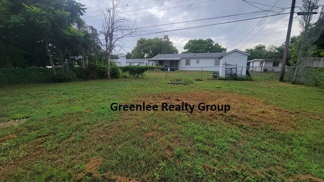 Building Photo - Updated - 3 Bed/2 Bath House with Garage