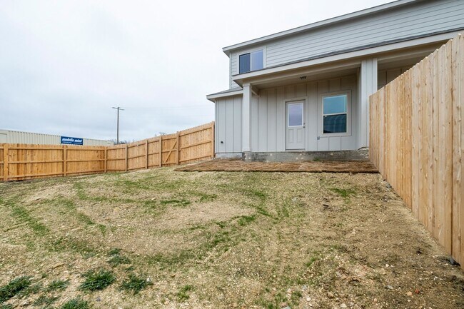 Building Photo - Recently Built 3 Bedroom, 2 Bath Duplex in Georgetown