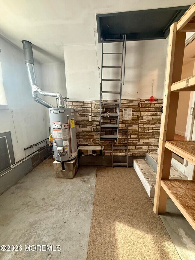 Building Photo - 129 Fox Glove