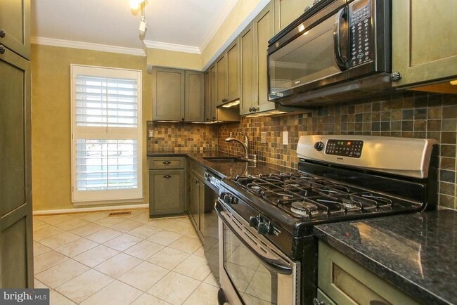 Building Photo - 153 Finale Terrace