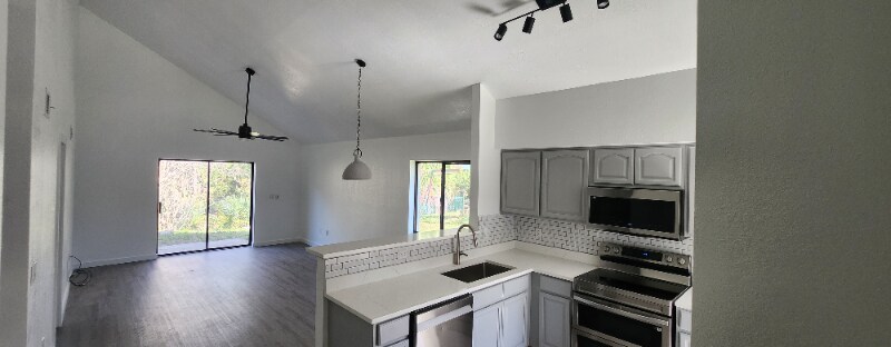 Building Photo - 33 Pony Express Dr