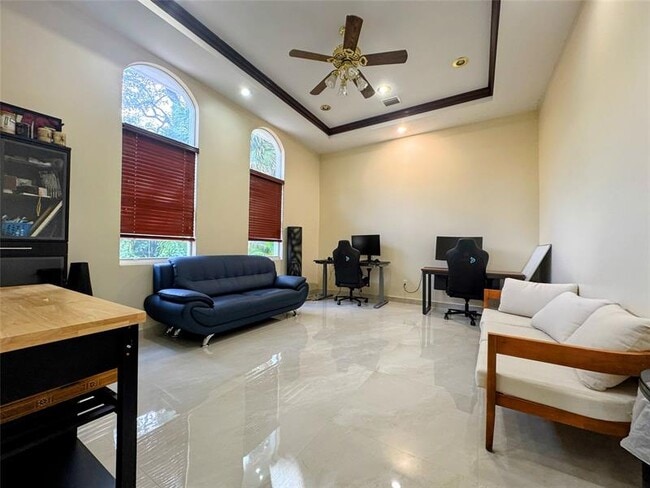 Building Photo - 5981 SW 37th Terrace