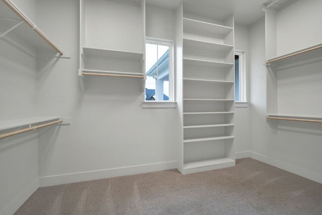 Building Photo - 140 Farish Ln