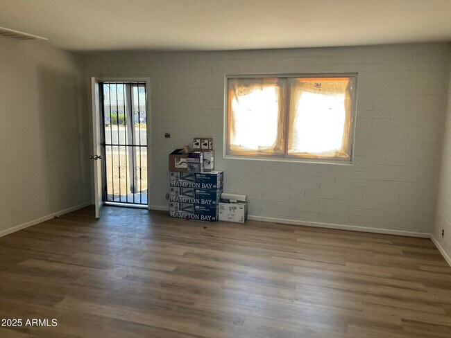Building Photo - 4641 S 17th Pl