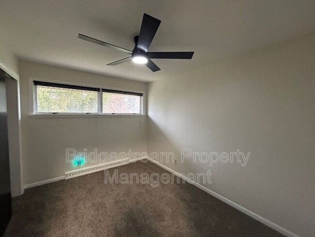 Building Photo - 7201 Englewood Dr