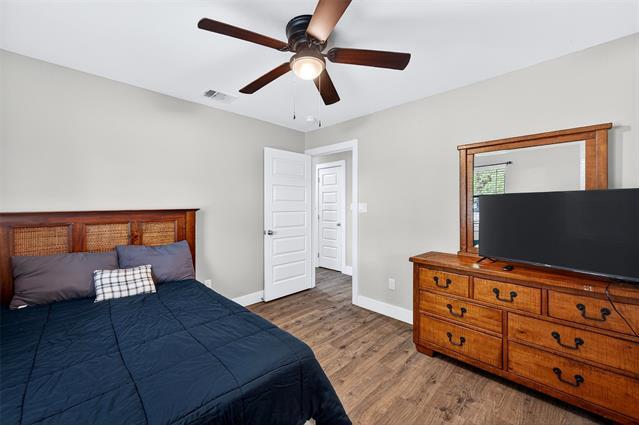 Building Photo - 604 E Summit St