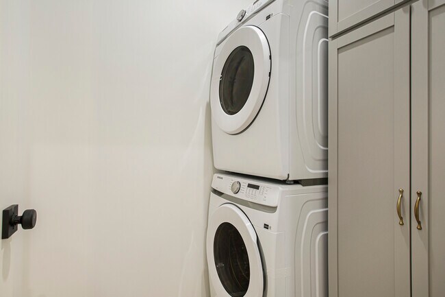 laundry room - 174 N Monroe St