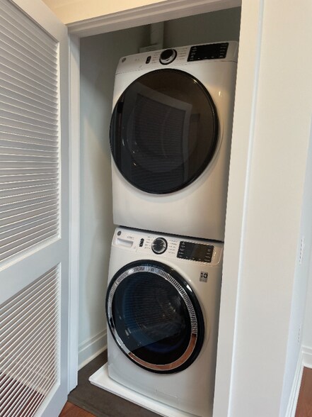 Building Photo - 41 W Lemon St