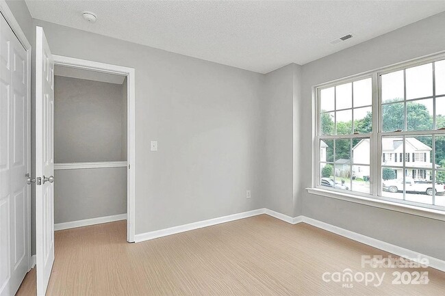 Building Photo - 3737 Kadey Dr