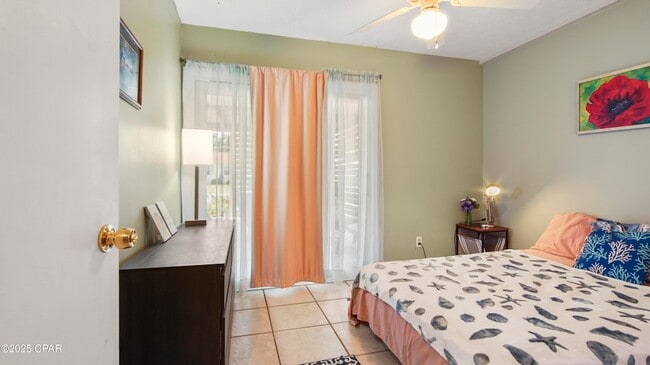 Building Photo - 513 Lantana St