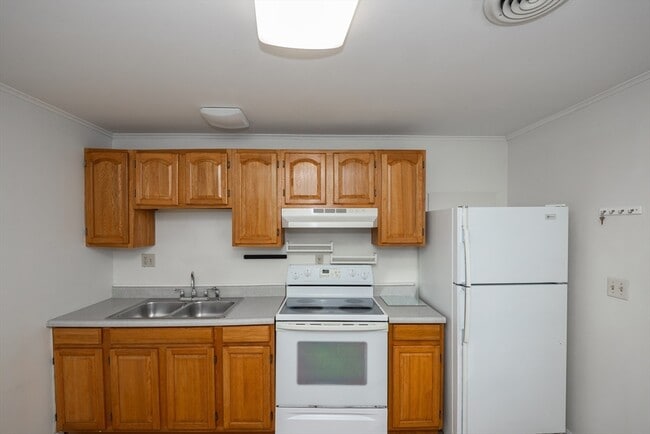 Building Photo - 92 Milk St