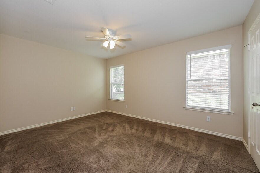 Building Photo - 6020 Walleye Dr