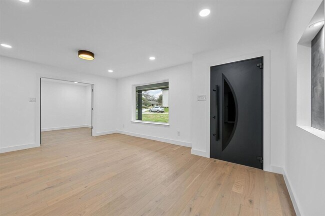 Building Photo - 12417 Quincy Ln