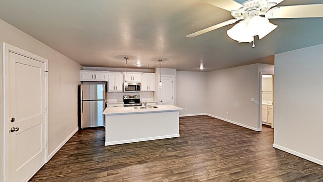 Building Photo - 3 Bedroom 2 Bath Duplex Near Tinker AFB