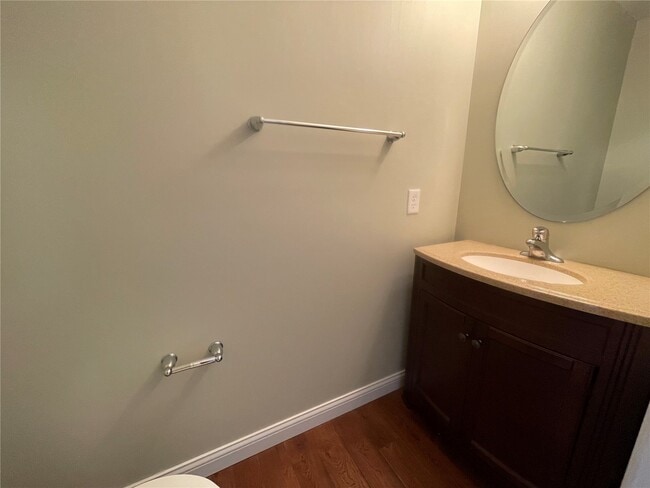 Building Photo - 634 Country Heights Dr