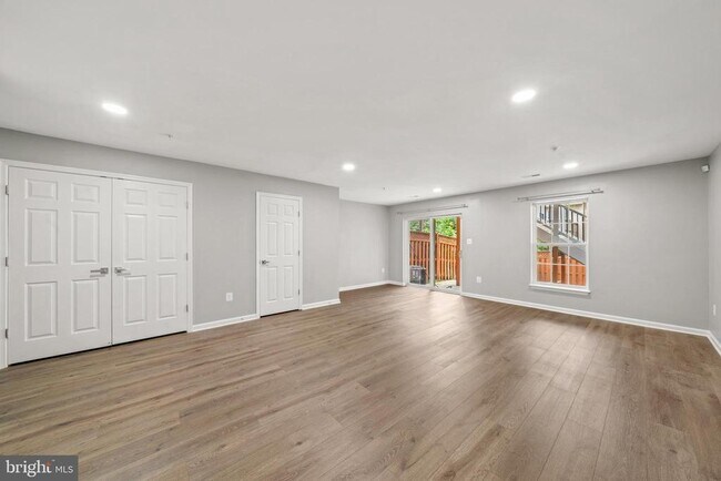 Building Photo - 154 Fieldstone Ct