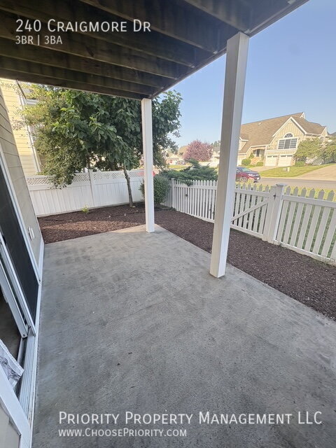 Building Photo - 240 Craigmore Dr