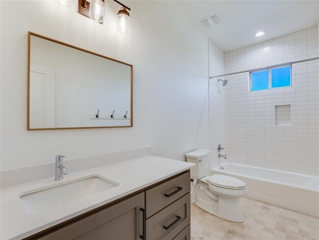 Building Photo - 414 Stagecoach Trail