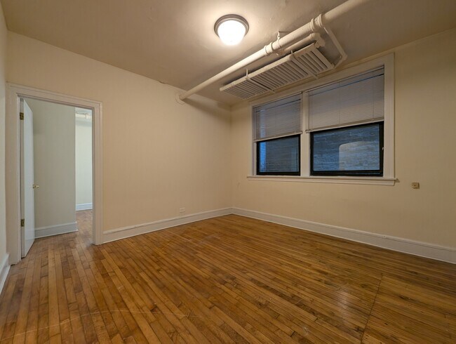 Building Photo - 2330 N Spaulding Ave