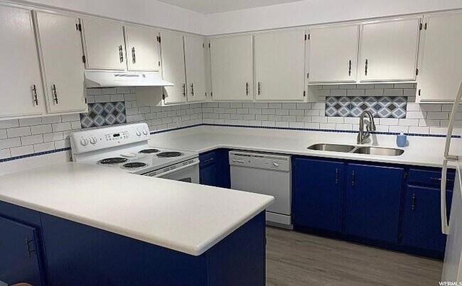 Building Photo - 175 Garden Park Dr