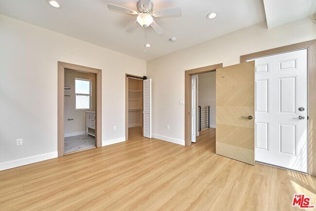 Building Photo - 823 Lorraine Blvd