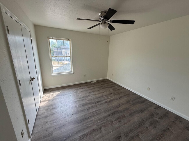 Building Photo - 1417 Raleigh Dr