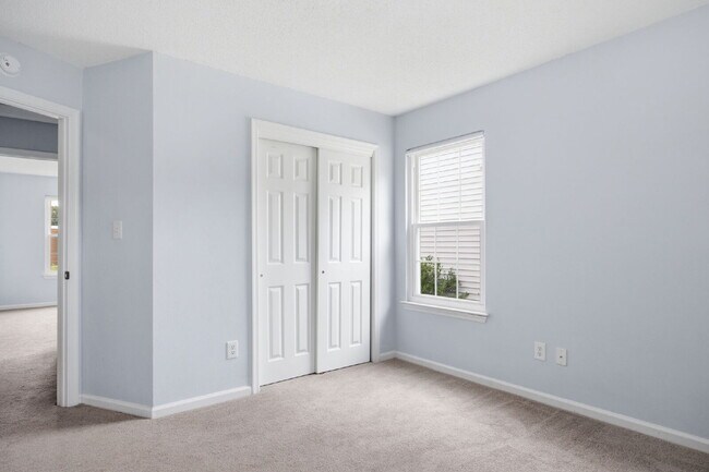 Building Photo - 3-Bedroom Home with Garage & Private Patio