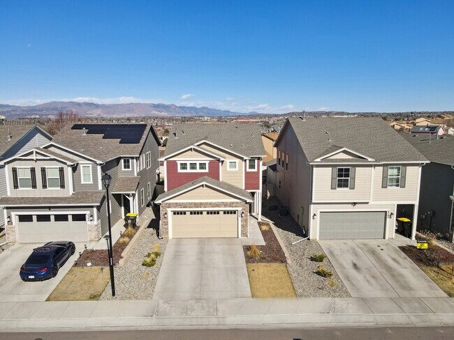Building Photo - Modern 3-Bedroom Home for Rent in Chapel H...