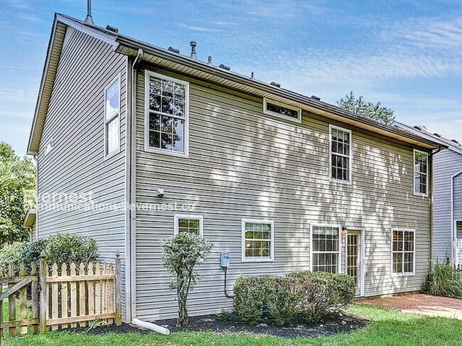 Building Photo - 9015 Tarrington Ln