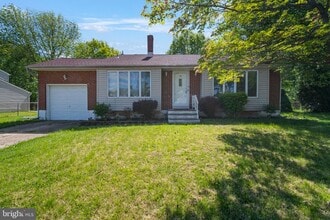 Building Photo - 14 Landon Dr