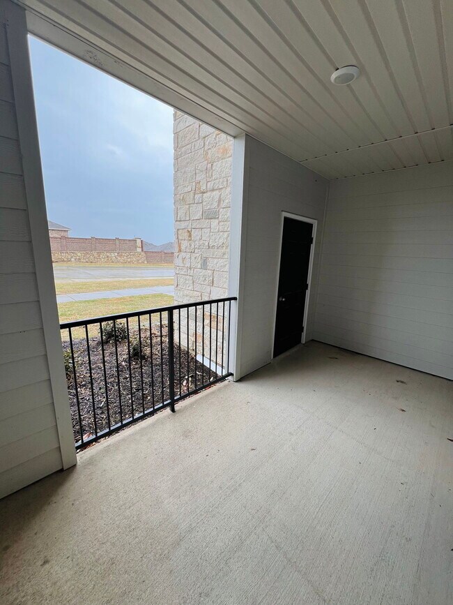 Building Photo - 404 Houston Ridge Dr