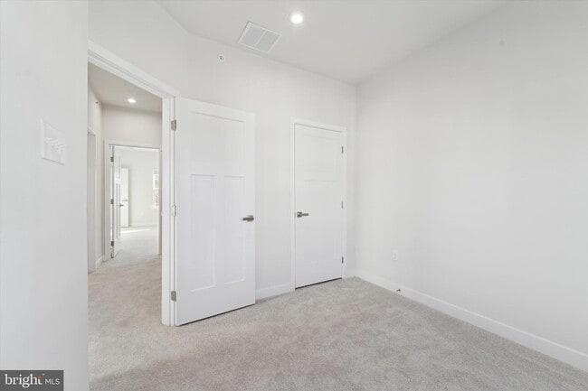 Building Photo - 208 River Birch Wy