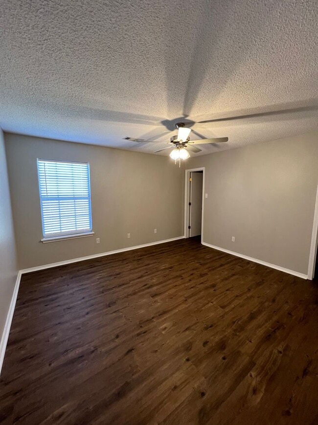 Building Photo - 161 Ridgecrest Dr