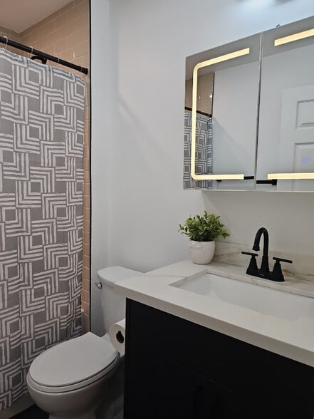 Building Photo - 3927 SW Webster St