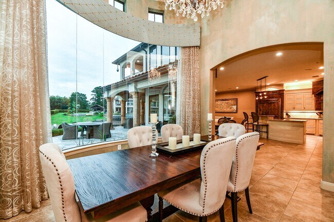 Building Photo - 12316 Oak Bend Cir