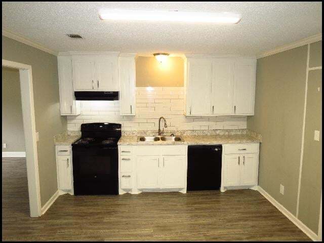 Building Photo - 5408 Halifax Dr