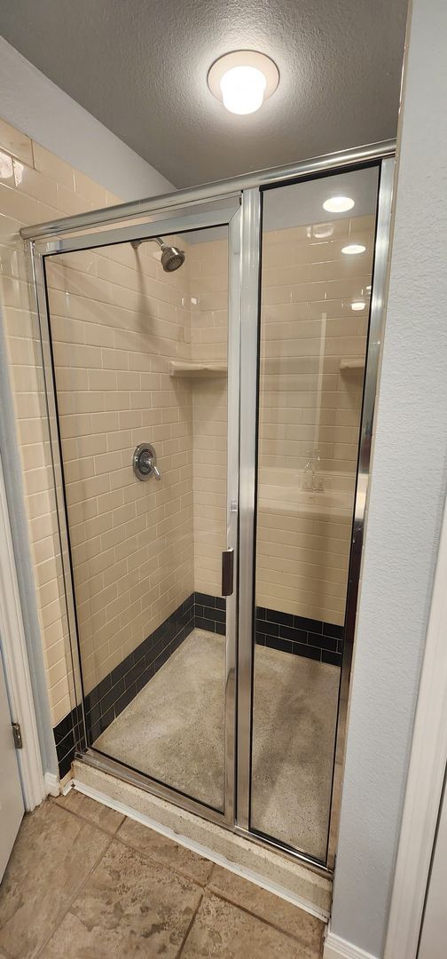 Building Photo - 2/2 Apartment Walking Distance from UT