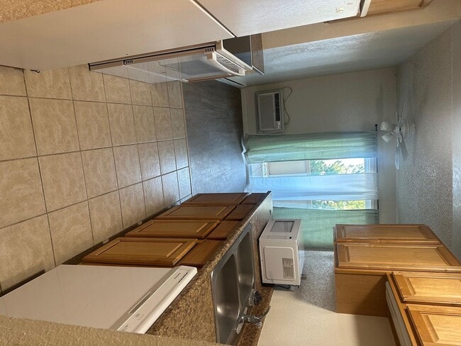 Building Photo - Clear Acre Condo