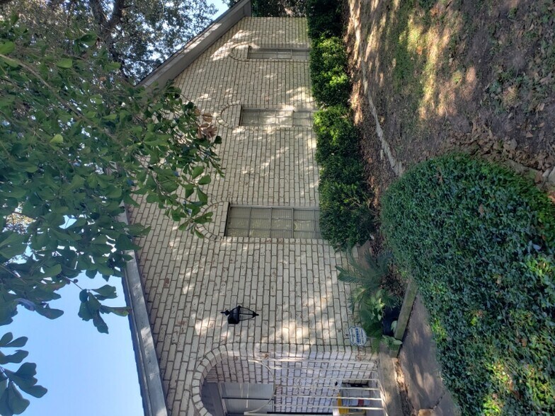 Building Photo - 1115 Frances Dr