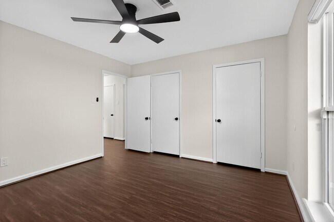 Building Photo - 6031 Rutherglenn Dr